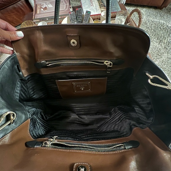 Prada black/brown two-tone crossbody handbag. - Picture 5 of 16